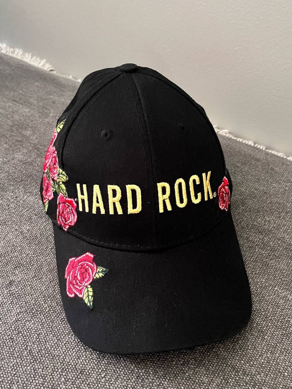 Hard Rock Cafe Myrtle Beach Floral Rose
Embroidered Hat.
Adjustable Back Strap